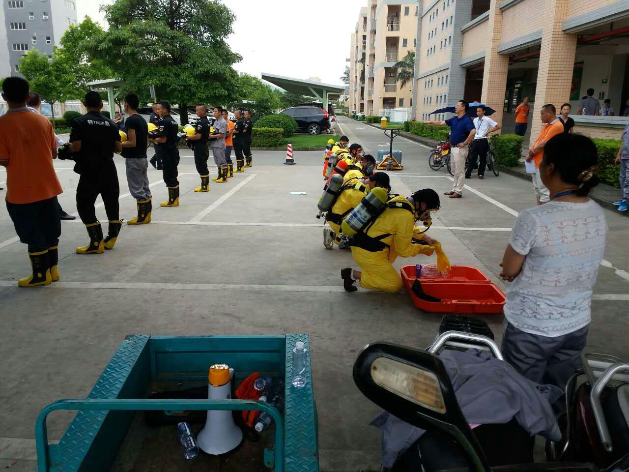 圖1 外墻掛板接縫